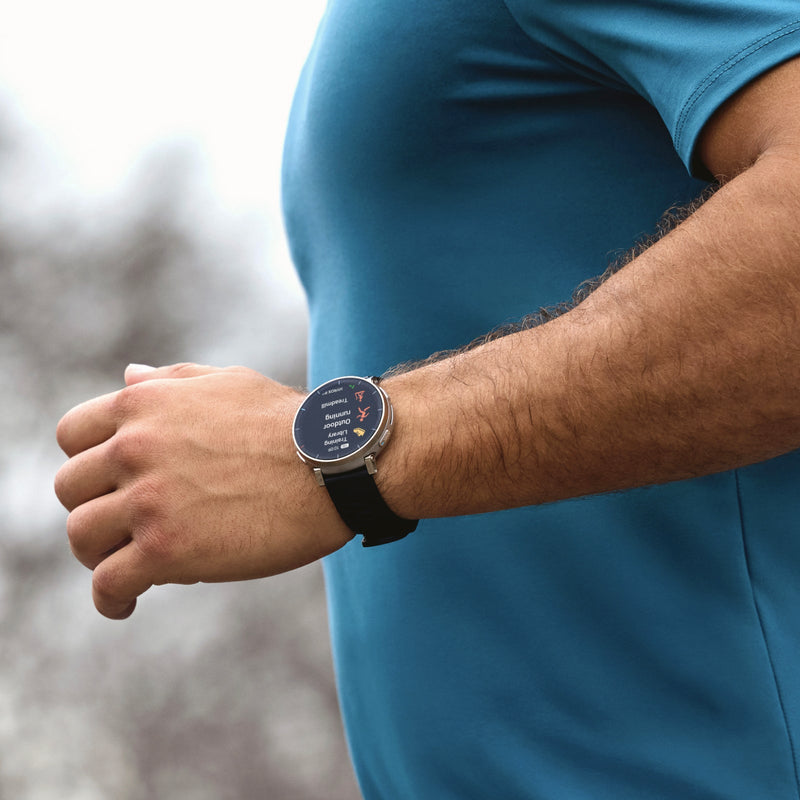 active 3 premium — On-wrist lifestyle, runner outdoors